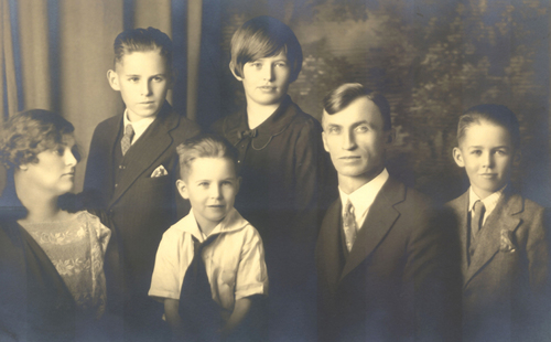 vintage-family-photo-1436961-1278×791.jpg